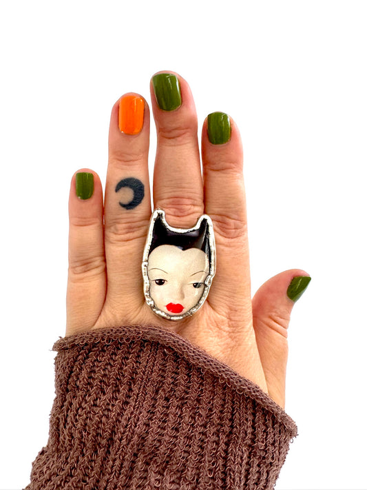 doll face statement ring, fine silver, size 8.5