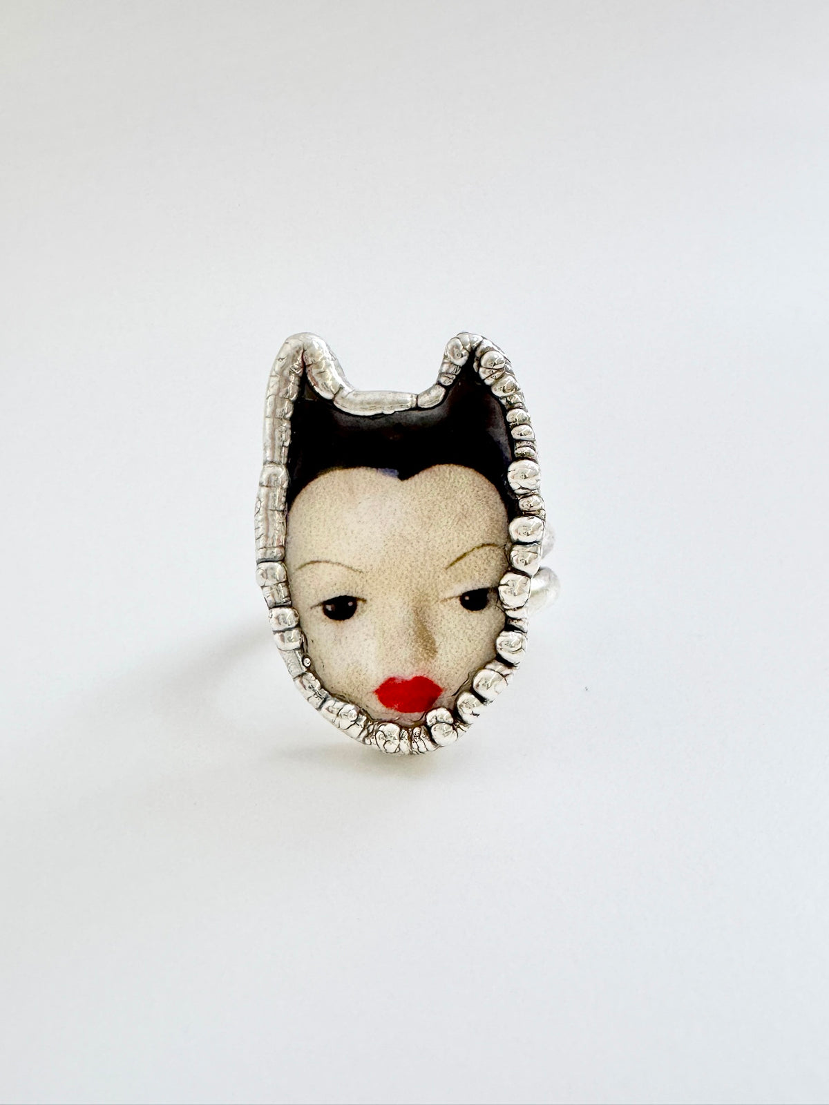 red lips doll head ring, fine silver, size 7