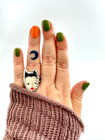 red lips doll head ring, fine silver, size 7