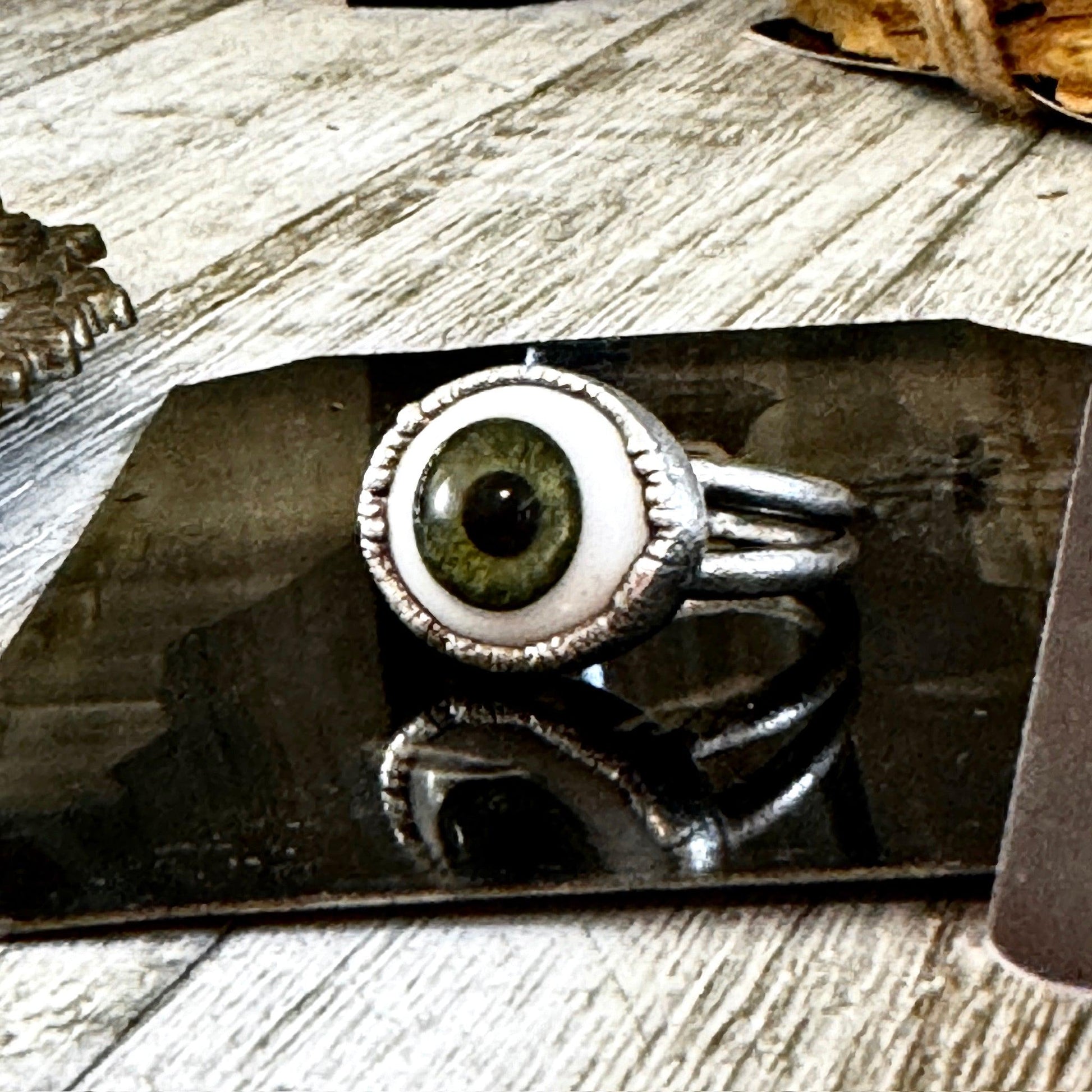 Green Iris Glass Eye Ring Silver Size 6 7 8 9 10 / Foxlark Collection