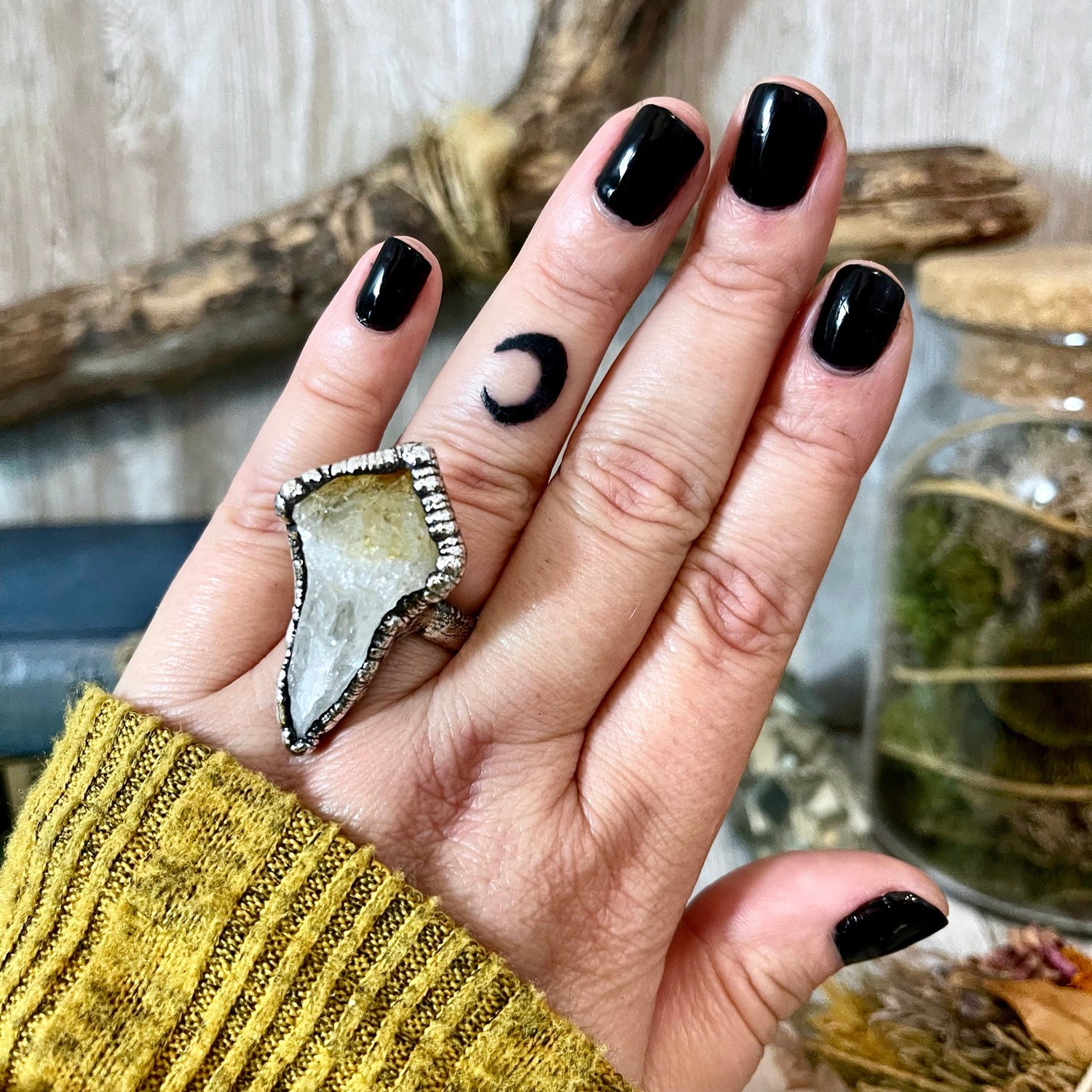Size 8 Raw Citrine Point Ring Set in Fine Silver / Yellow Crystal Jewelry / Crystal Statement Ring