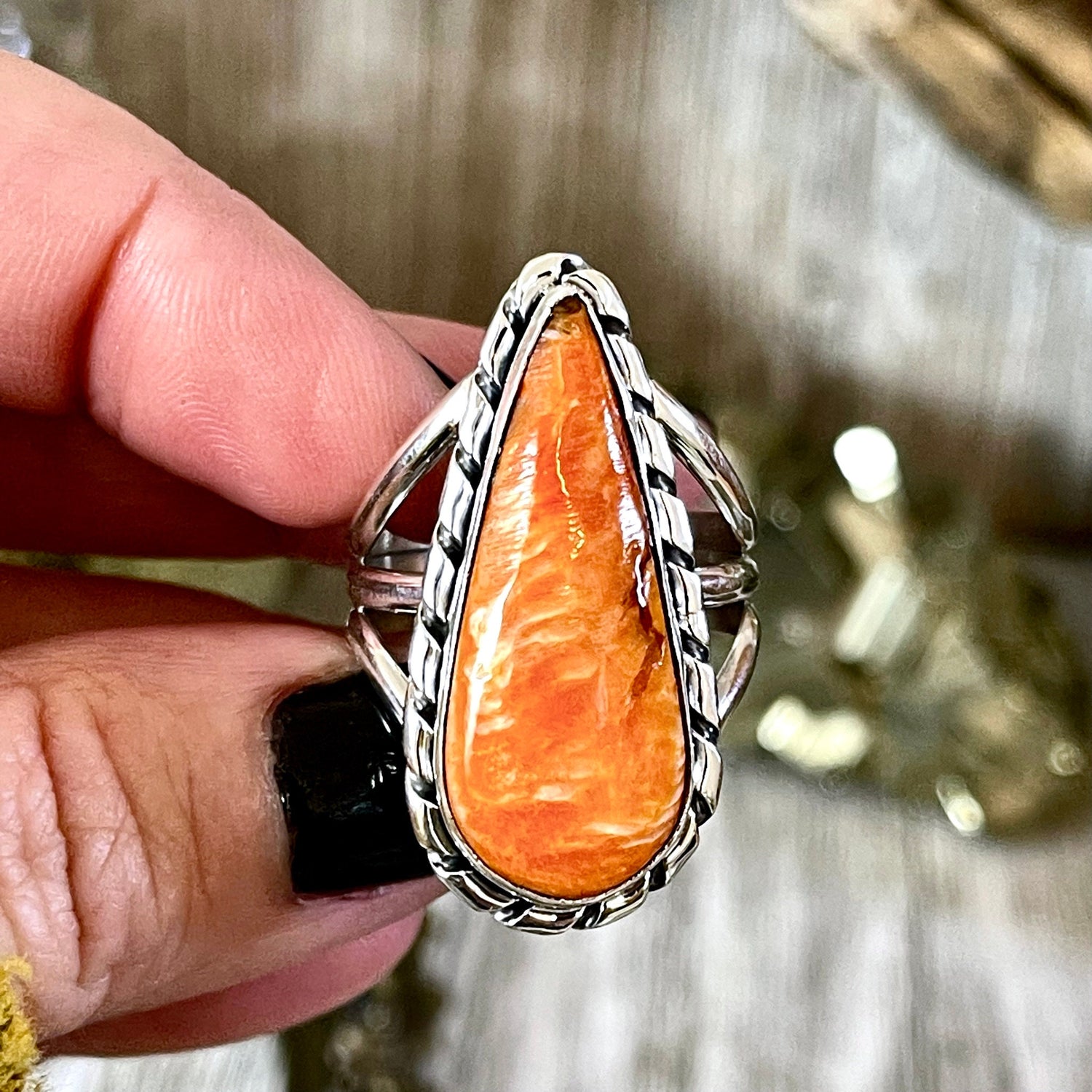 Size 10 Stunning Spiny Oyster Statement Ring Set in Sterling Silver / Curated by FOXLARK Collection