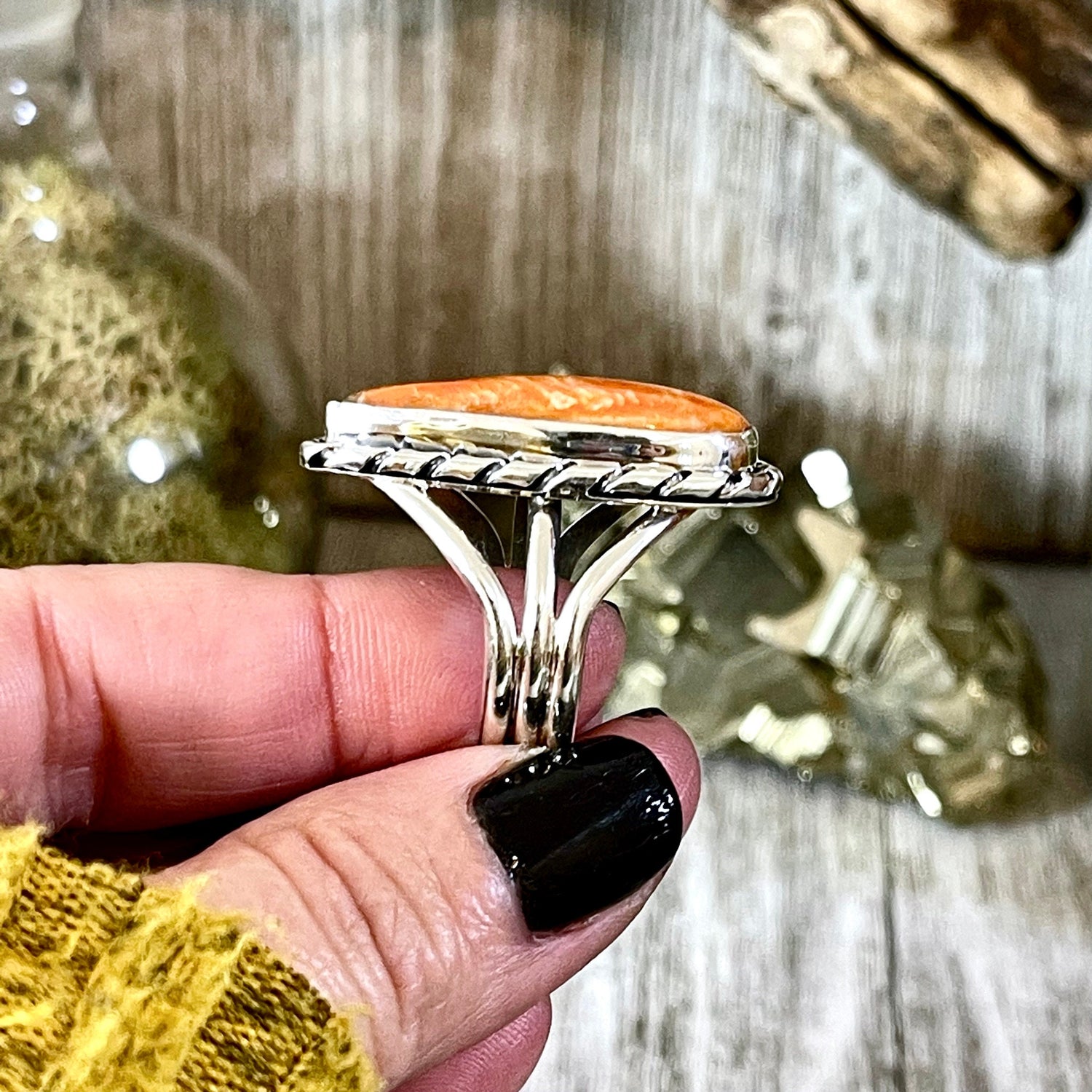 Size 10 Stunning Spiny Oyster Statement Ring Set in Sterling Silver / Curated by FOXLARK Collection