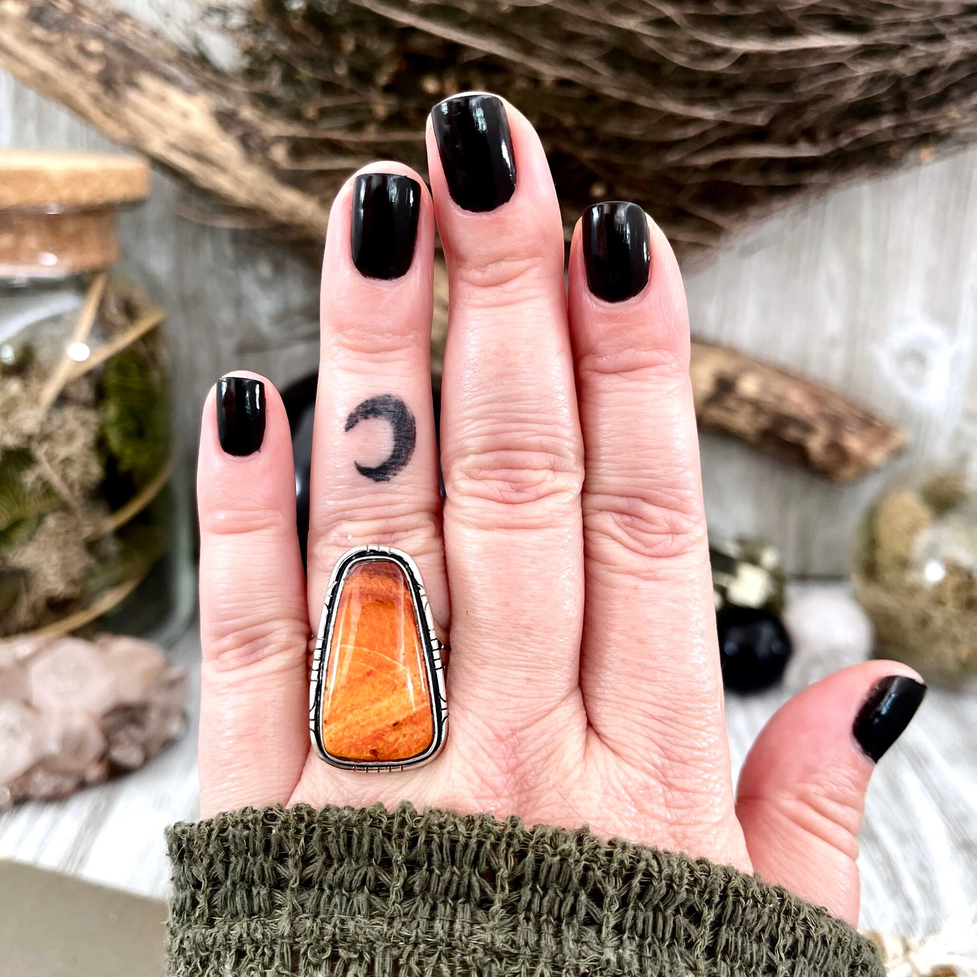 Size 9 Stunning Spiny Oyster Statement Ring Set in Sterling Silver / Curated by FOXLARK Collection - Foxlark Crystal Jewelry