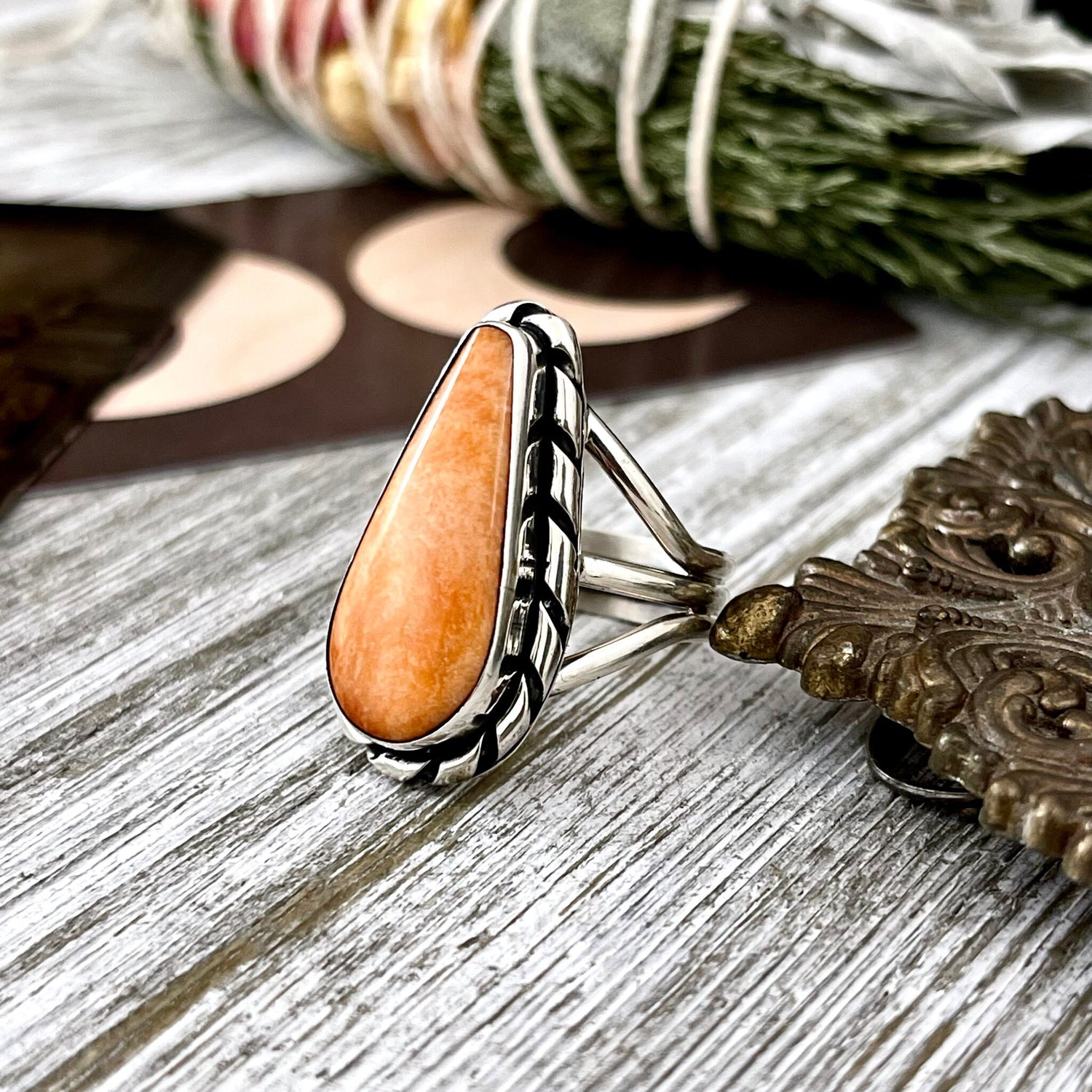 Size 10 Stunning Spiny Oyster Statement Ring Set in Sterling Silver / Curated by FOXLARK Collection