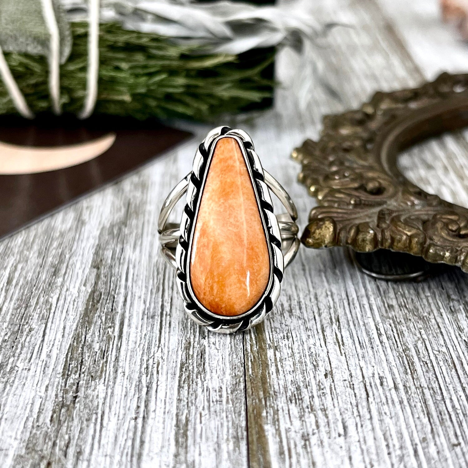 Size 10 Stunning Spiny Oyster Statement Ring Set in Sterling Silver / Curated by FOXLARK Collection