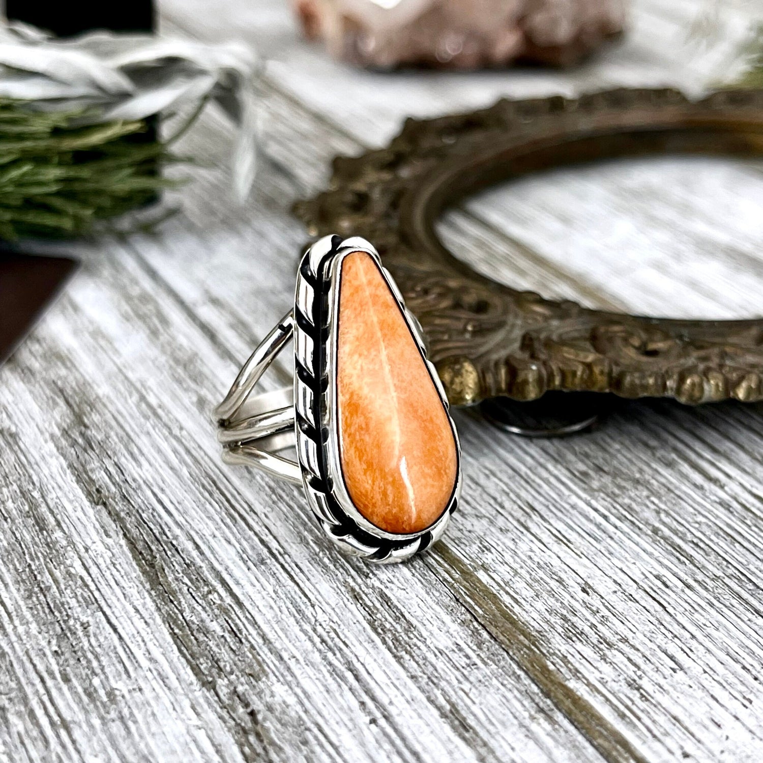 Size 10 Stunning Spiny Oyster Statement Ring Set in Sterling Silver / Curated by FOXLARK Collection
