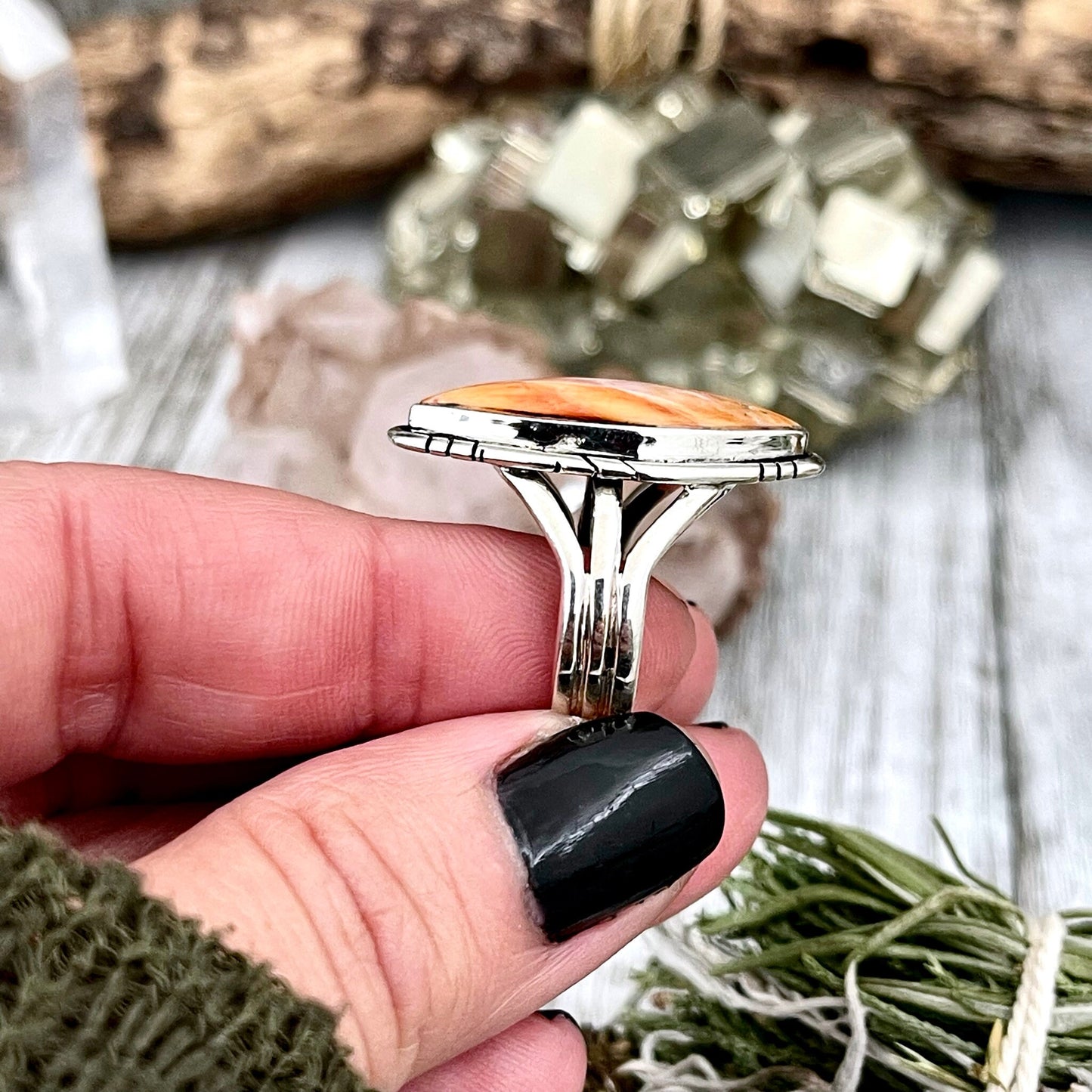 Size 8 Stunning Spiny Oyster Statement Ring Set in Sterling Silver / Curated by FOXLARK Collection