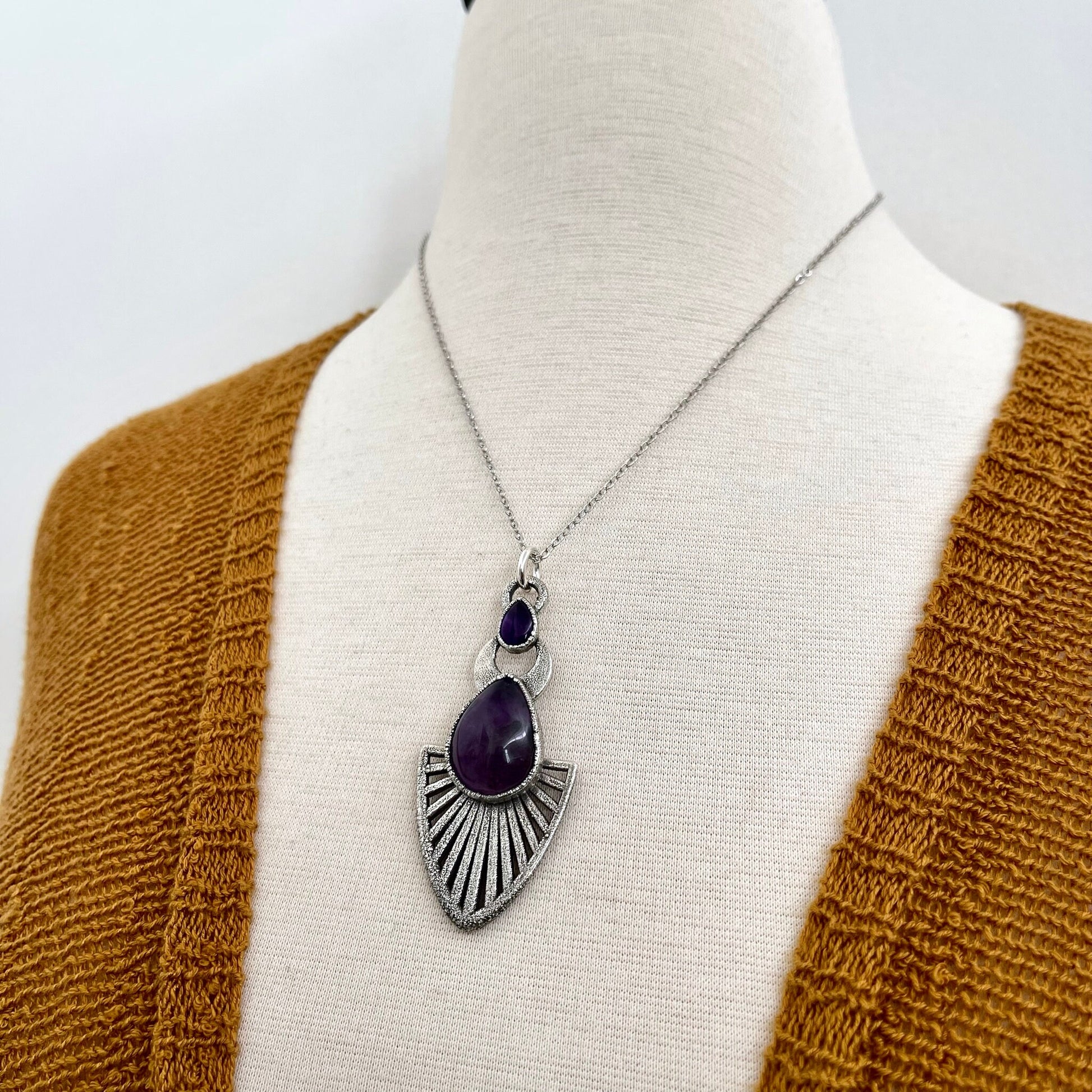 Moss & Moon Collection - Purple Amethyst Crystal Necklace in Fine Silver / / Gothic Necklace Witchy Pendent Crystal Gemstone Jewelry